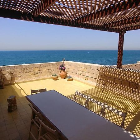 Four Hearts - Acre'S Sea Side Suite Экстерьер фото