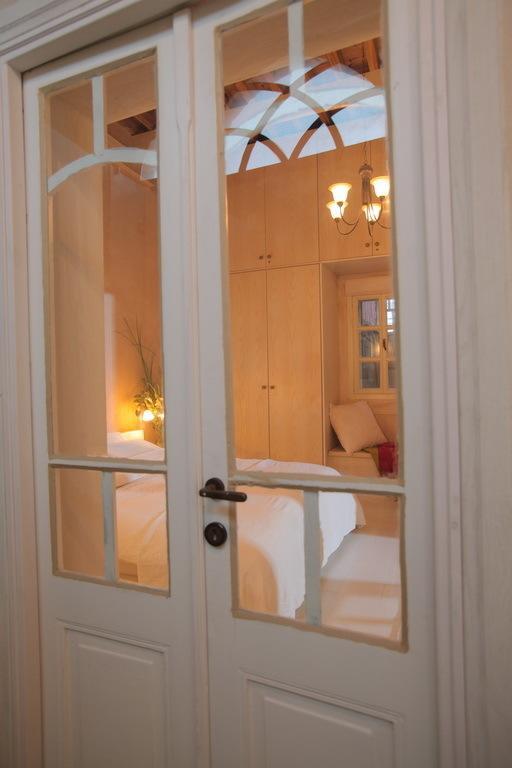 Four Hearts - Acre'S Sea Side Suite Номер фото